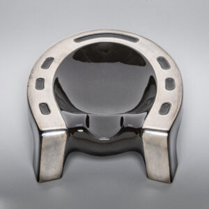 Porcelain ashtray horseshoe STALLION - Platinum plated